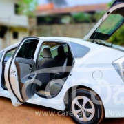 TOYOTA PRIUS 2011