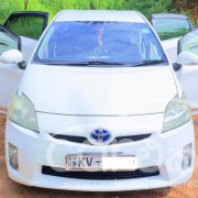 TOYOTA PRIUS 2011