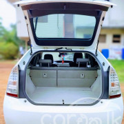 TOYOTA PRIUS 2011