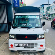 MITSUBISHI MINICAB 2002