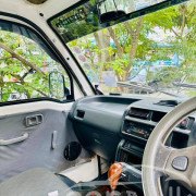 MITSUBISHI MINICAB 2002