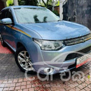 MITSUBISHI OUTLANDER PHEV 2013