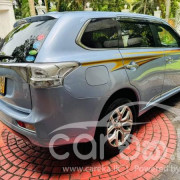 MITSUBISHI OUTLANDER PHEV 2013