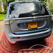 MITSUBISHI OUTLANDER PHEV 2013