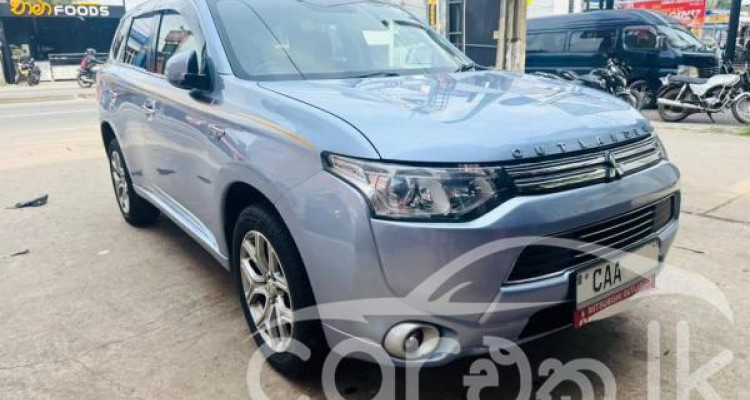 MITSUBISHI OUTLANDER PHEV 2013