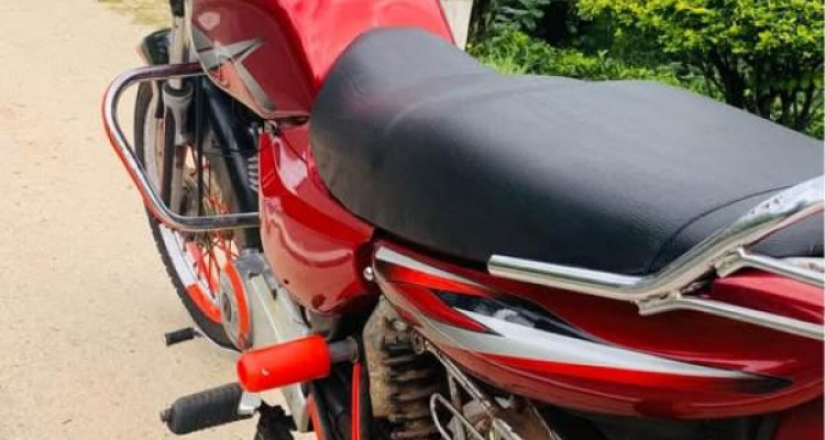BAJAJ CT100 2006