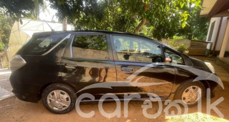 HONDA FIT SHUTTLE 2012