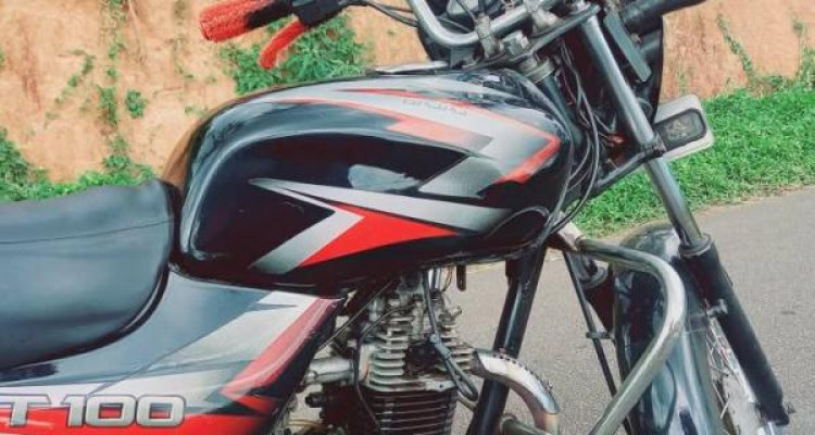 BAJAJ CT100 2004