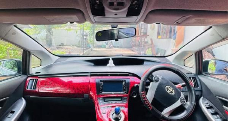 TOYOTA PRIUS 2010