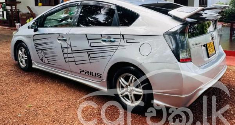 TOYOTA PRIUS 2010