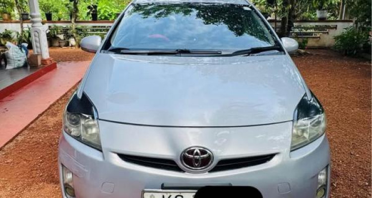 TOYOTA PRIUS 2010