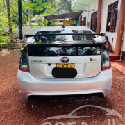 TOYOTA PRIUS 2010