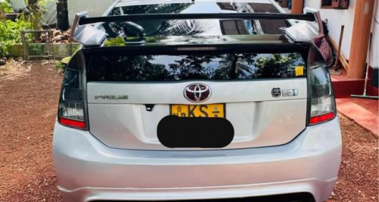 TOYOTA PRIUS 2010