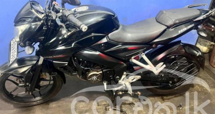 BAJAJ PULSAR NS 2016