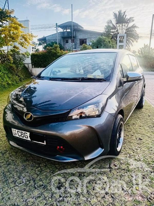 TOYOTA VITZ 2016