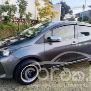 TOYOTA VITZ 2016