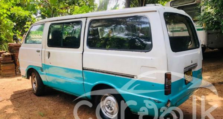 TOYOTA HIACE LH20 1980
