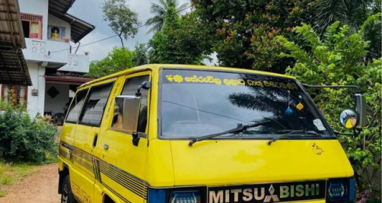 MITSUBISHI DELICA L300 1982
