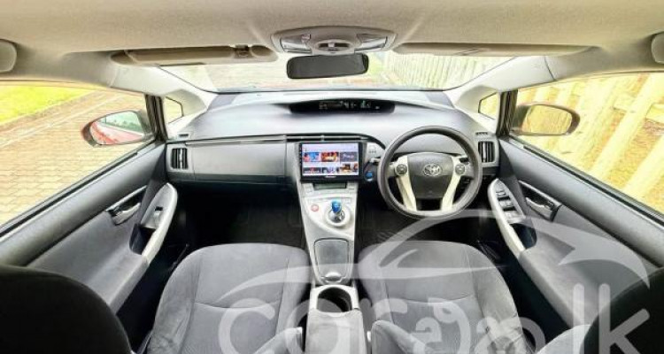 TOYOTA PRIUS 2012