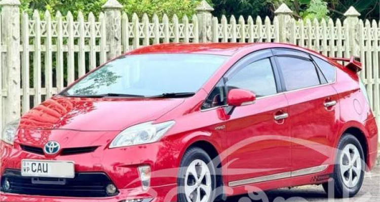 TOYOTA PRIUS 2012