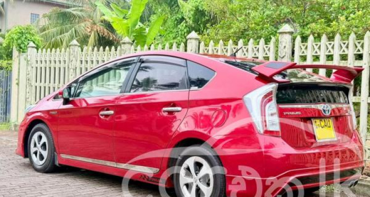 TOYOTA PRIUS 2012