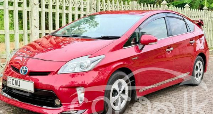 TOYOTA PRIUS 2012