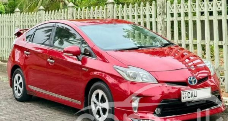 TOYOTA PRIUS 2012