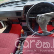 NISSAN TRAD SUNNY 1987