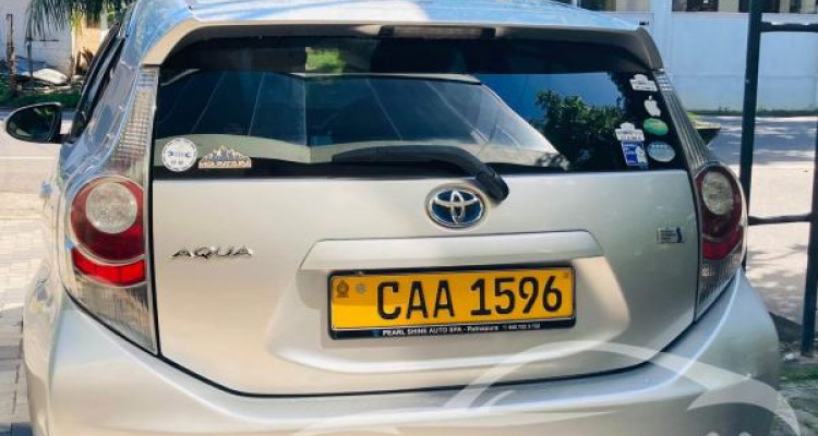 TOYOTA AQUA 2014
