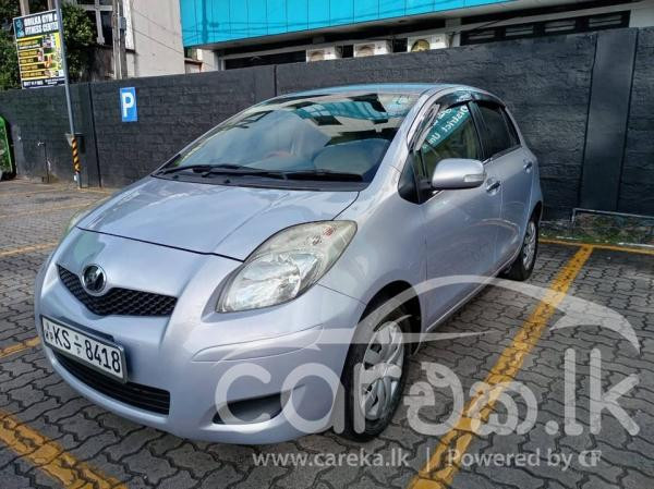 TOYOTA VITZ 2010