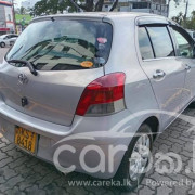 TOYOTA VITZ 2010