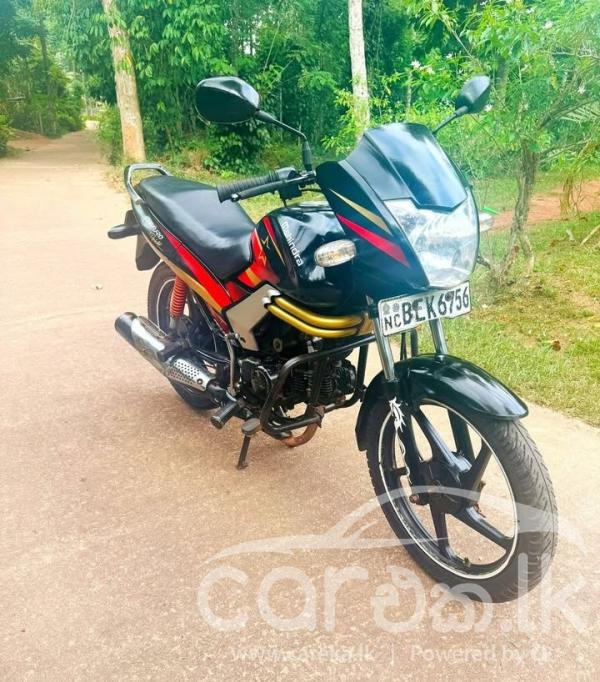 MAHINDRA CENTURO 2016