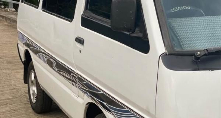 NISSAN VANETTE 1989