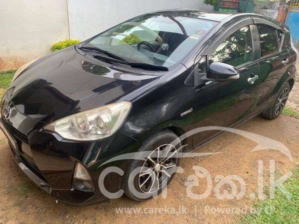 TOYOTA VITZ 2018