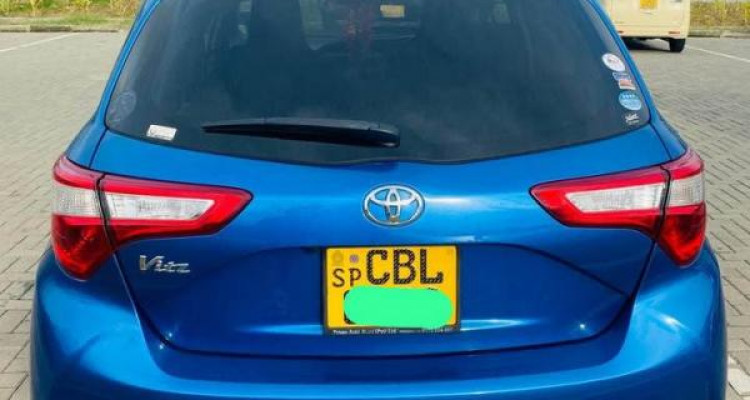 TOYOTA VITZ 2018