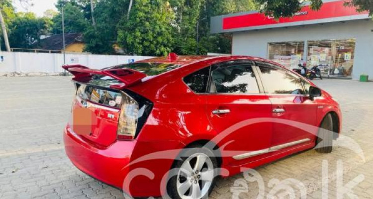 TOYOTA PRIUS 2011
