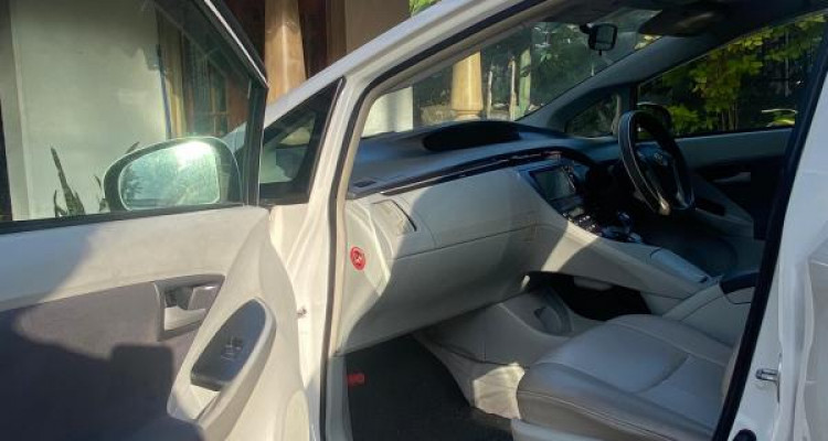 TOYOTA PRIUS 2011