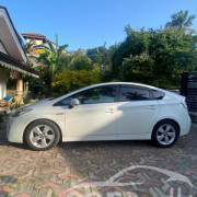 TOYOTA PRIUS 2011