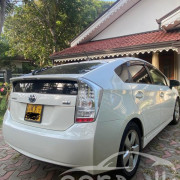 TOYOTA PRIUS 2011