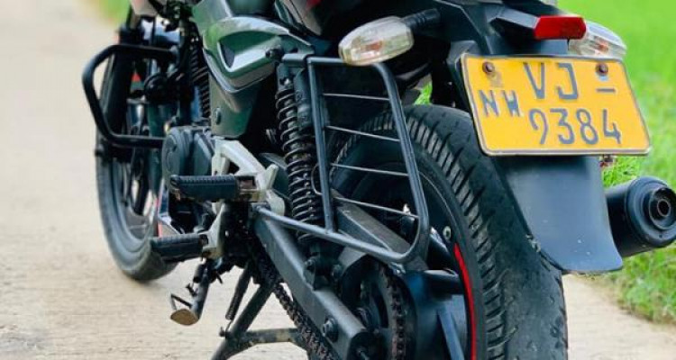 BAJAJ PULSAR 180 2010