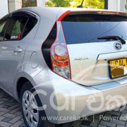 TOYOTA AQUA 2013