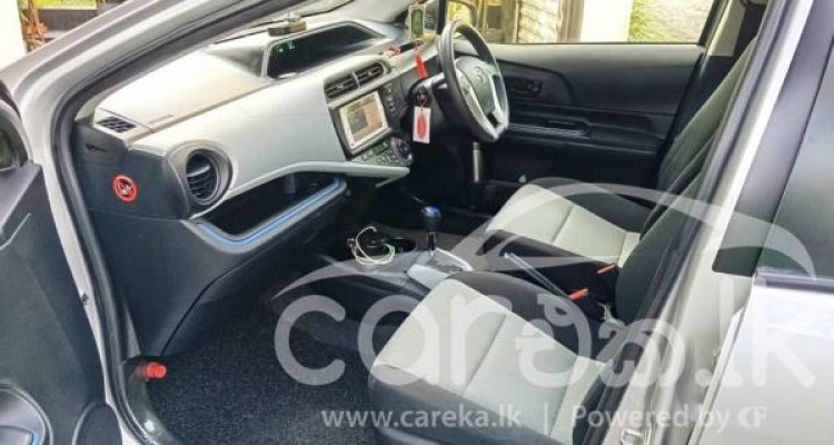 TOYOTA AQUA 2013