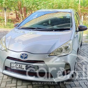 TOYOTA AQUA 2013