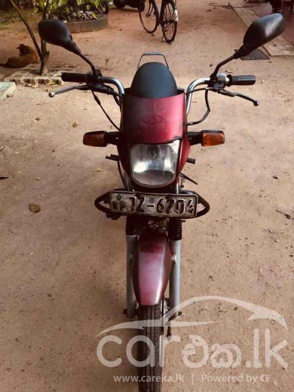 BAJAJ BYK 2005