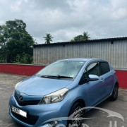 TOYOTA VITZ 2013