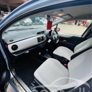 TOYOTA VITZ 2013