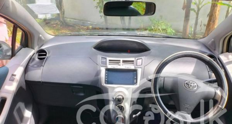 TOYOTA VITZ 2007