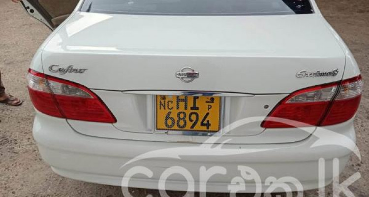 NISSAN CEFIRO 2000