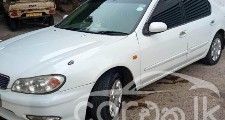 NISSAN CEFIRO 2000