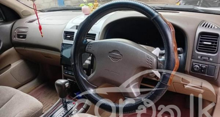 NISSAN CEFIRO 2000